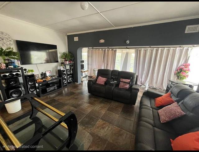 3 BEDROOM HOUSE FOR SALE IN HILLARY